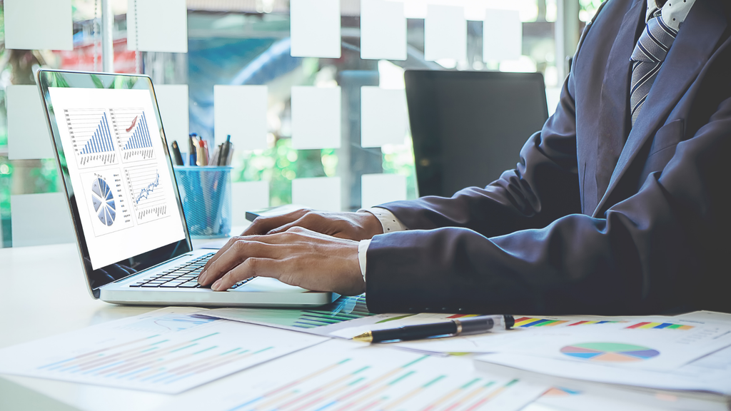 sales manager dashboard replacing daily check-in meetings